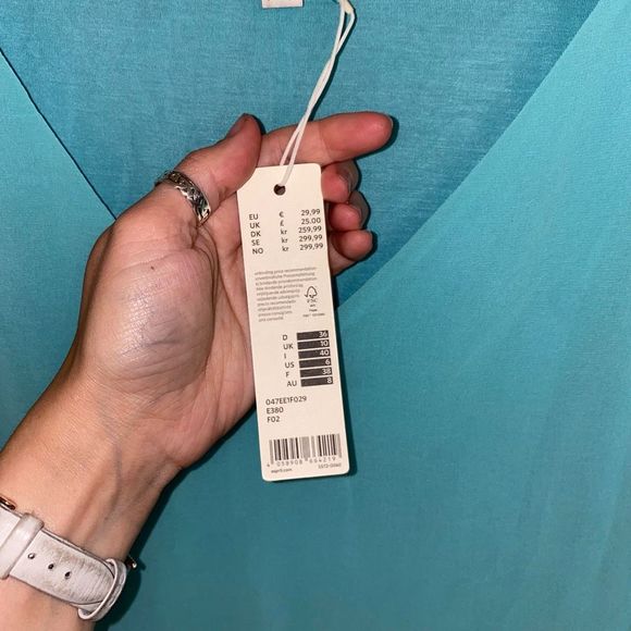 Esprit NWT Italian Bright Blue Flutter Tye Sleeve Blouse, Size 6 - Picture 4 of 14